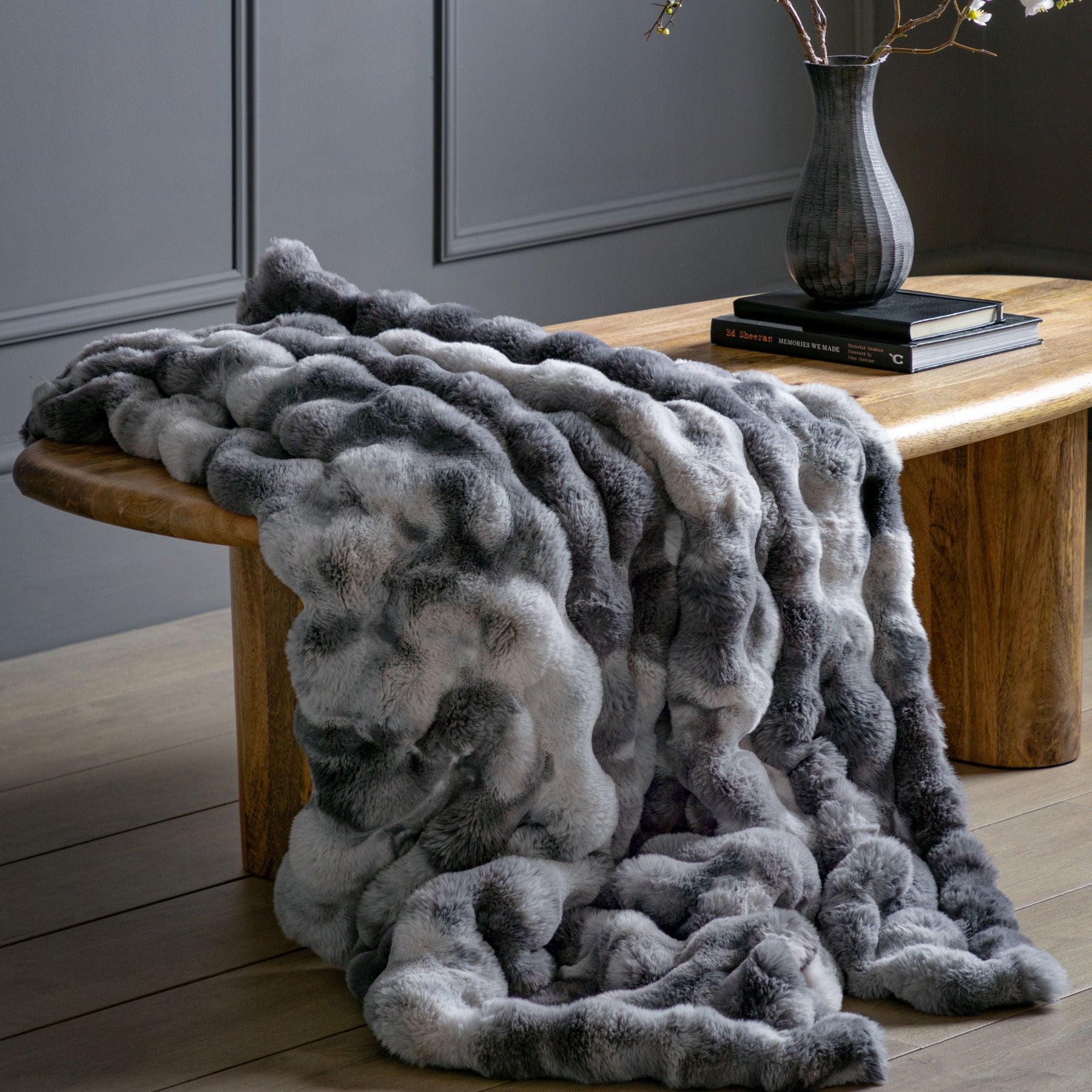 Marshmallow Marble Rabbit Fur Throw – House of Isabella UK