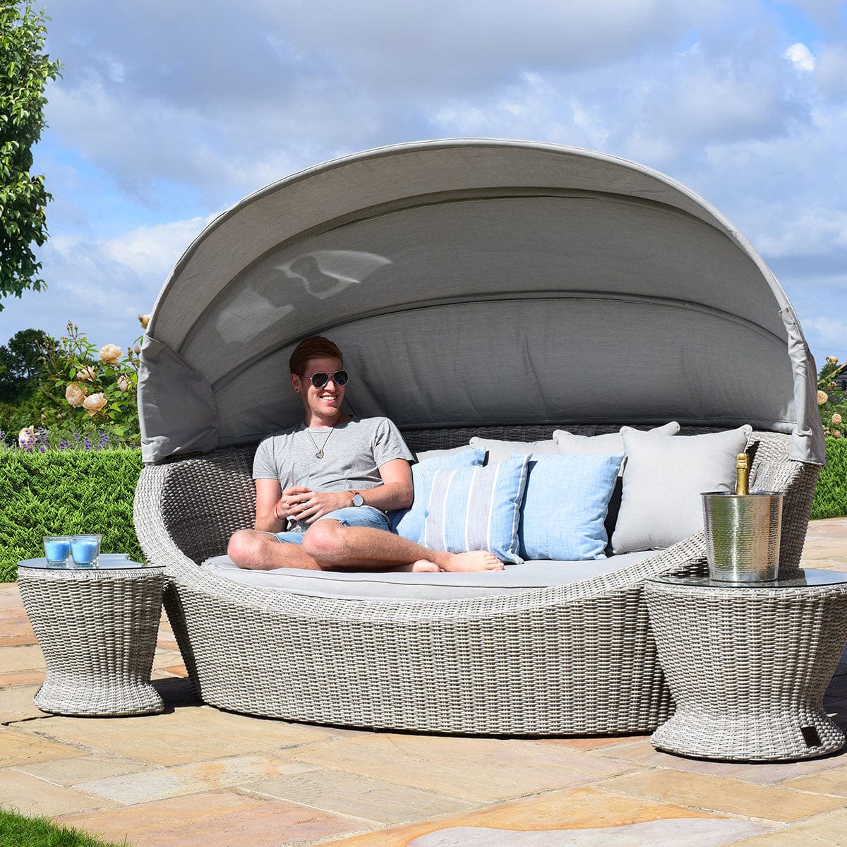 Maze Outdoors Oxford Daybed House of Isabella UK