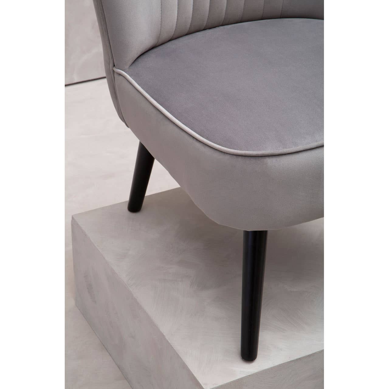Noosa & Co. Living Regents Park Grey Velvet Chair House of Isabella UK