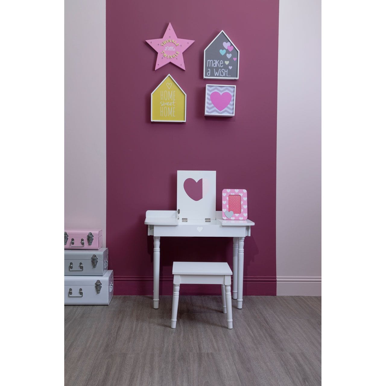 Noosa & Co. Sleeping Children'S Dressing Table And Chair House of Isabella UK